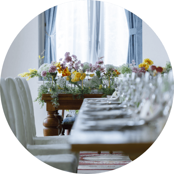 レストランにて顔合わせ